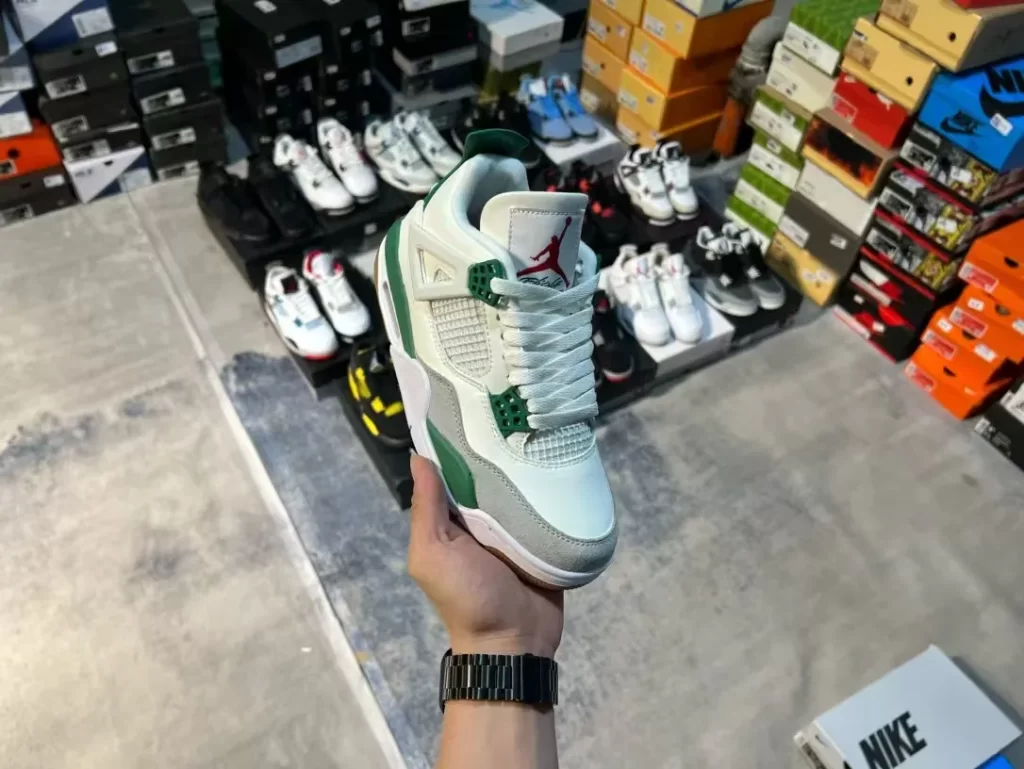 Replica Nike Air Jordan 4 Retro Pine Green Sneaker-1