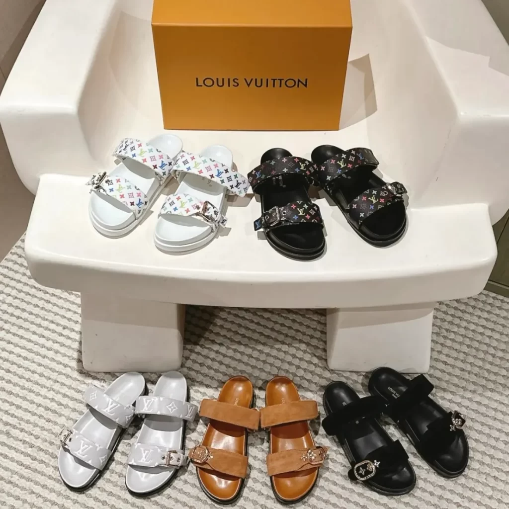 5-Ways-to-Wear-LV-Sandals-From-Commute-to-Vacation-3